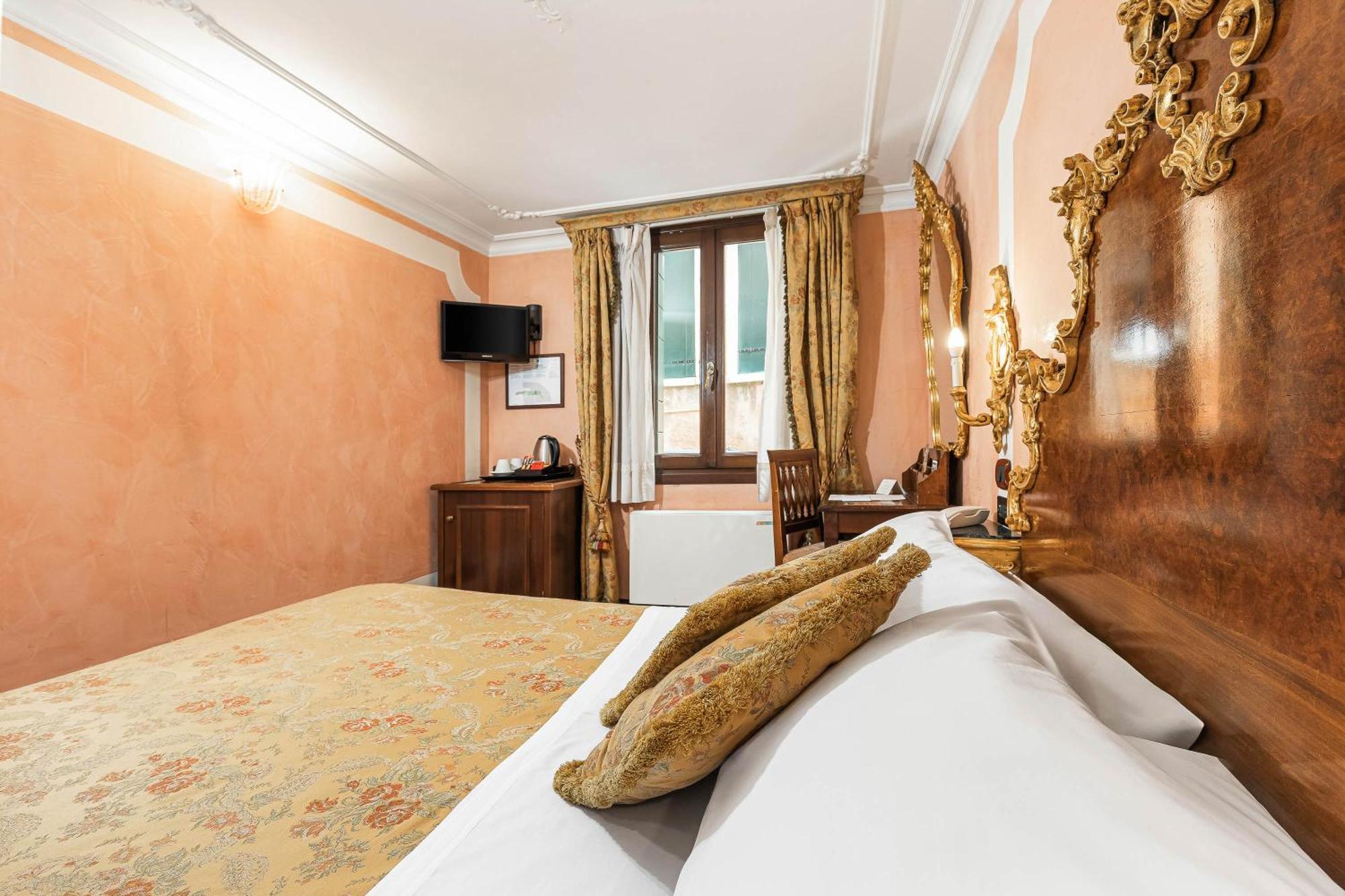 Hotel San Moise Венеция Экстерьер фото