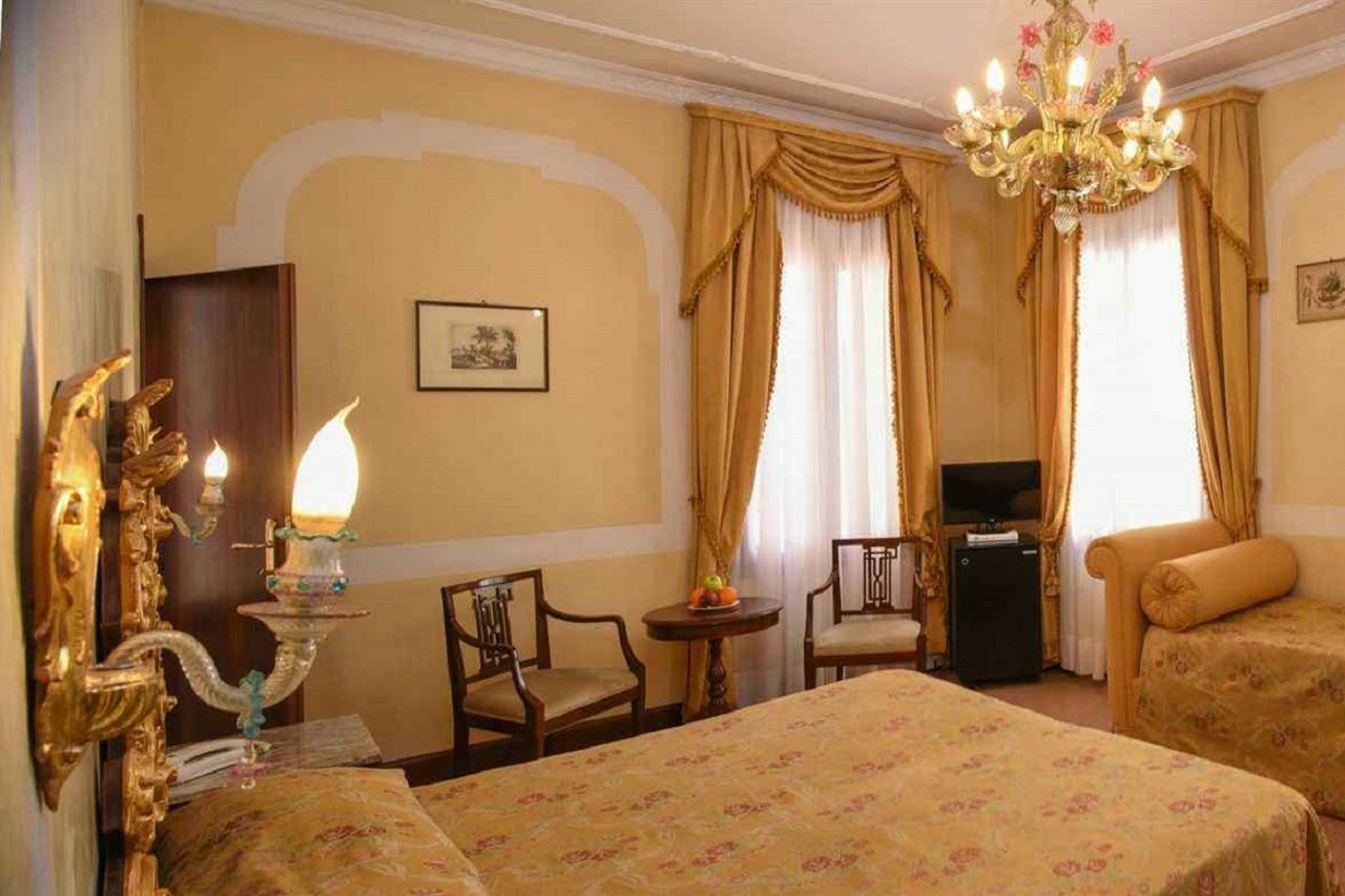 Hotel San Moise Венеция Экстерьер фото